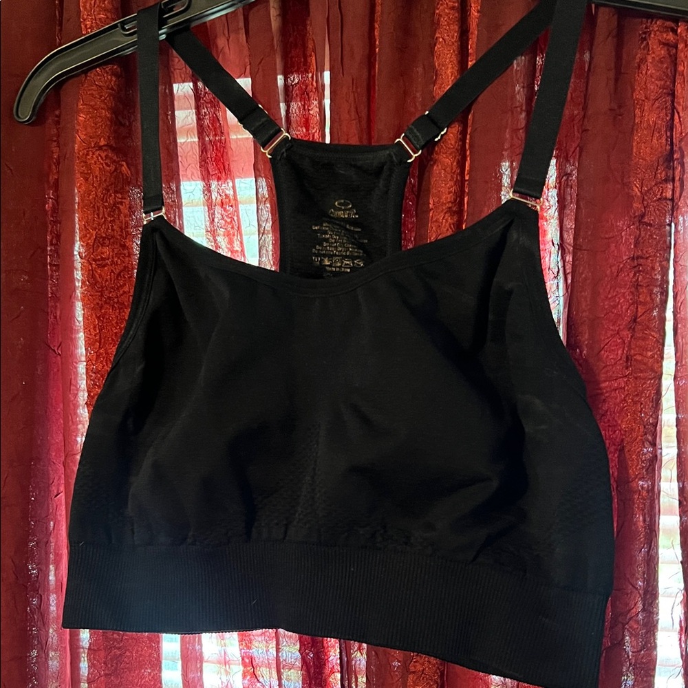Elegant Black Sports Bra